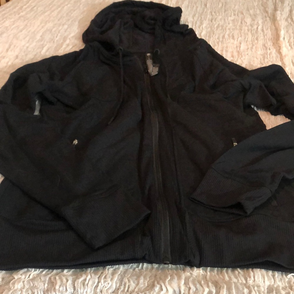 Final price🙏🏻Fila hooded zip jacket